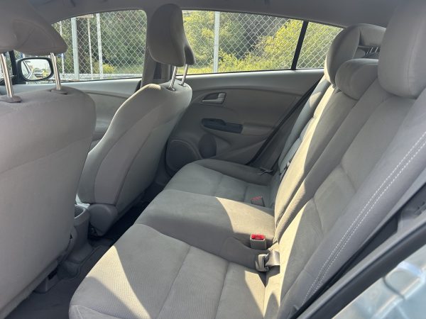2012 Honda Insight Hybrid – Image 10