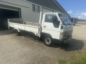 1990 Toyota Toyo Ace 2t 14' Deck with Power Tailgate